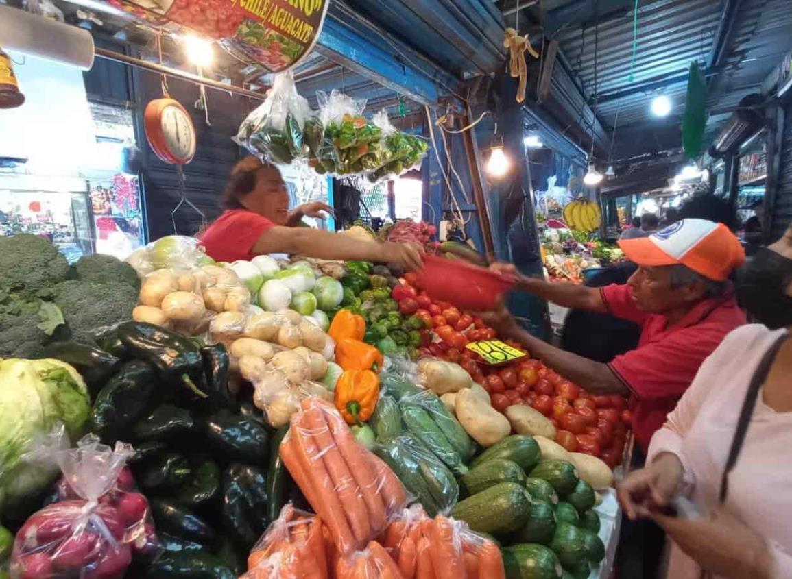 Baja precio de tomate y cebolla en mercados de Veracruz