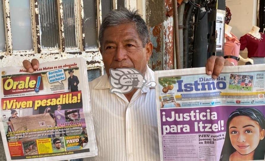 Voceadores en Minatitlán luchan por sostener las ventas