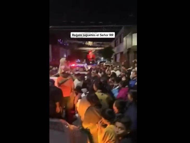 Grupo criminal entregan regalos de navidad en Guadalajara