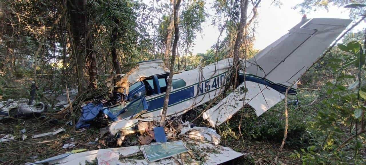 Se desploma avioneta en Puerto Vallarta; hay 2 heridos (+video)