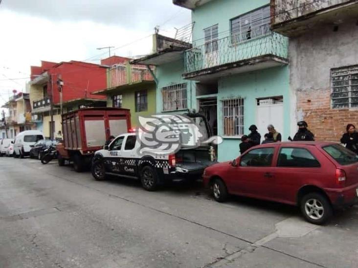 Localizan a hombre sin vida en una vivienda en Córdoba