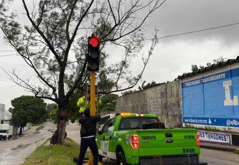 Solo se han rehabilitado 14 semáforos en Coatzacoalcos