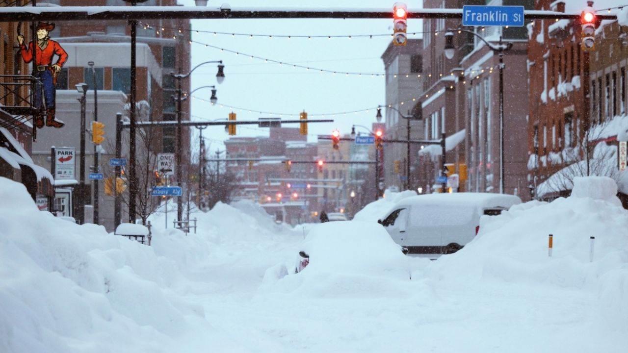 Van 34 muertes por tormenta invernal en Buffalo; se espera encontrar más víctimas