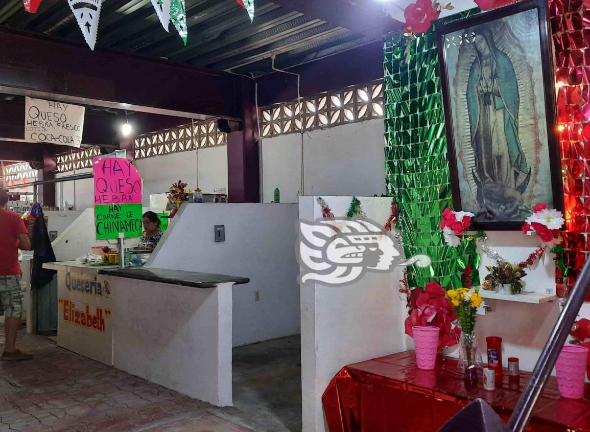 Instalaron altar a la Virgen de Guadalupe en mercado Juárez