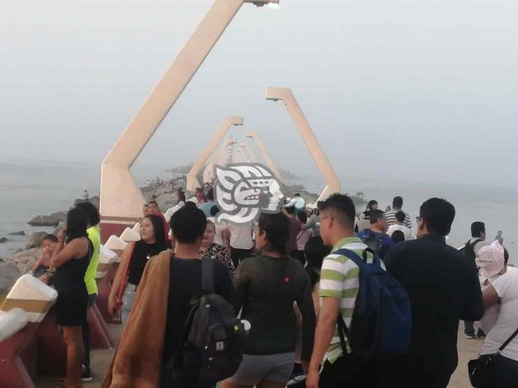 Vacacionistas dejan su cochinero en playas de Coatzacoalcos