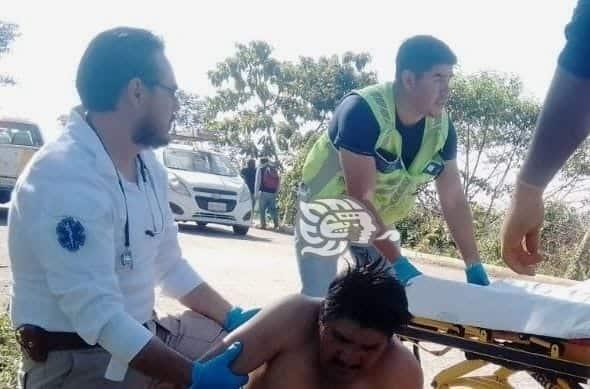 ¡Cinco ladrones fingen ser pasajeros¡ ,balean a conductor de mixto rural en Coscomatepec