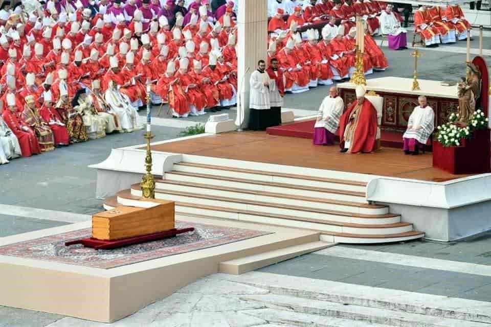 El funeral de Benedicto XVI: Encabezado por el papa Francisco