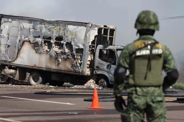 Cártel de Sinaloa robó 250 autos para narcobloqueos tras captura de Ovidio Guzmán