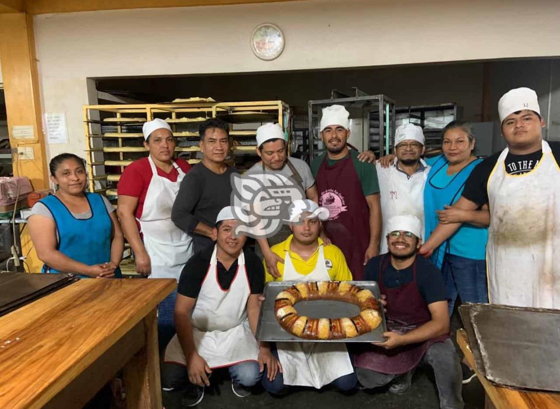 Marcelino, panadero de la vieja escuela con 30 años de experiencia (Video)