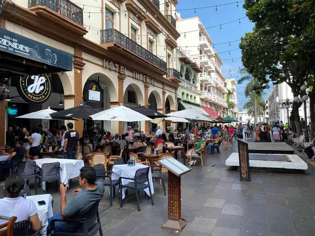 Oferta Canirac 500 vacantes en restaurantes de Veracruz