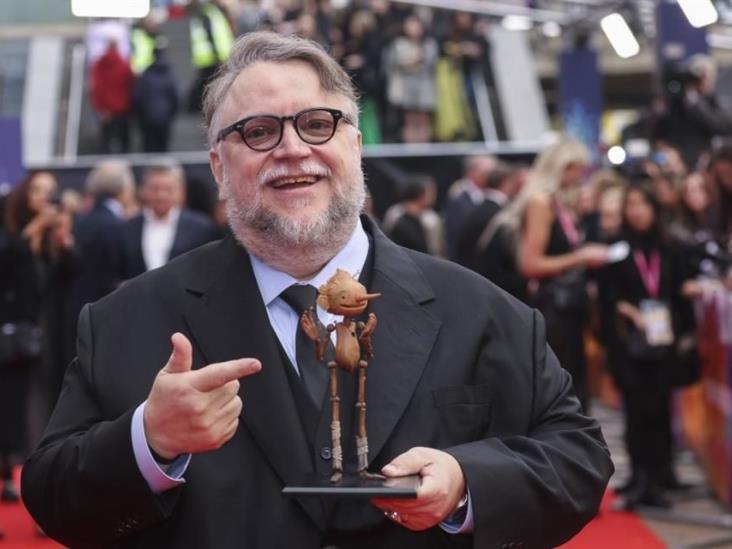 Guillermo del Toro gana Globo de Oro por Pinocho