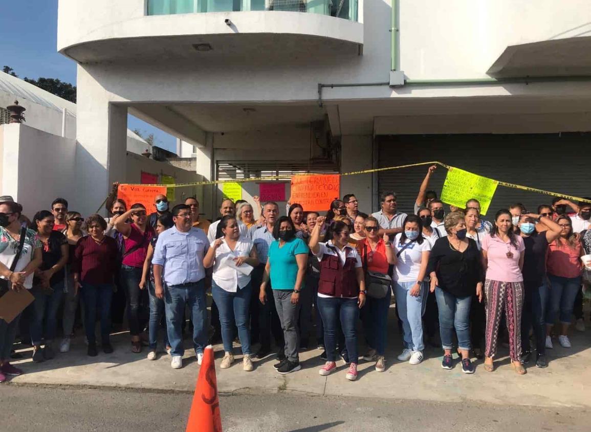 Delegación de la SEV en Boca del Río, continúa tomada (+Video)