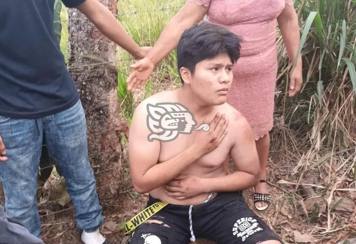 Estudiante de 15 años herido tras derrapar en Acayucan
