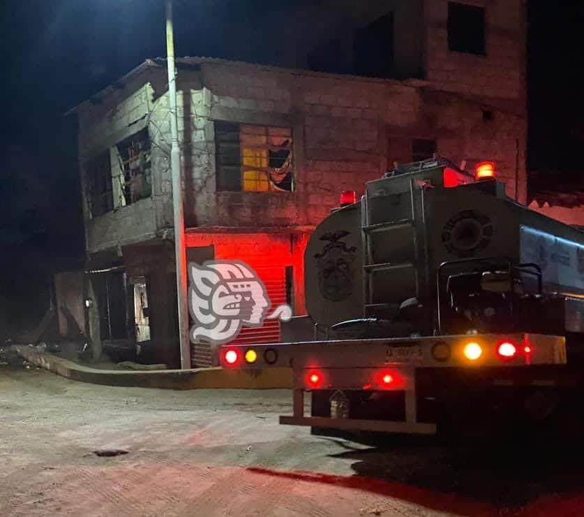 Fuego en habitación moviliza a PC y Bomberos en Minatitlán