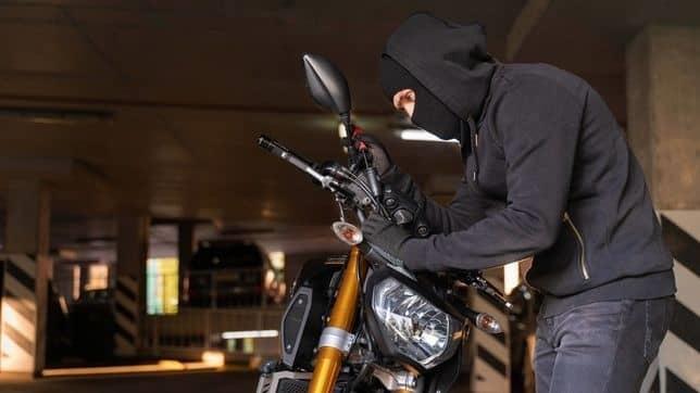 Alertan por presuntos sujetos que roban motos y las usan para asaltos y extorsión en otros estados