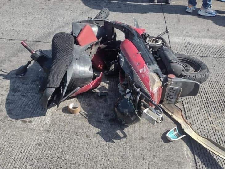 Mujer pierde la vida tras chocar contra camioneta en la avenida Allende, en Veracruz