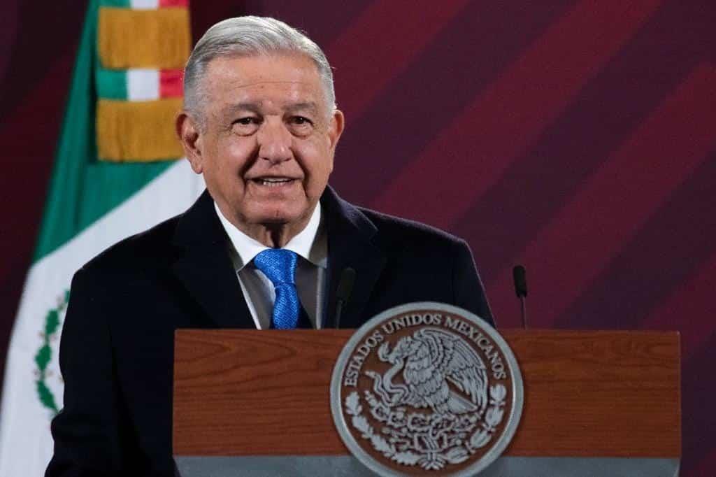 AMLO lanza duras criticas a alianza "Va por México"