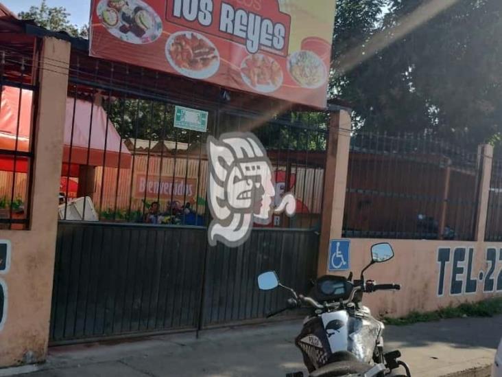 Balean tercer sucursal de Pollo Reyes en Minatitlán