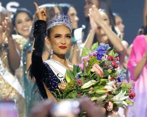 Nueva Miss Universo responde a críticas por supuesto fraude en el concurso