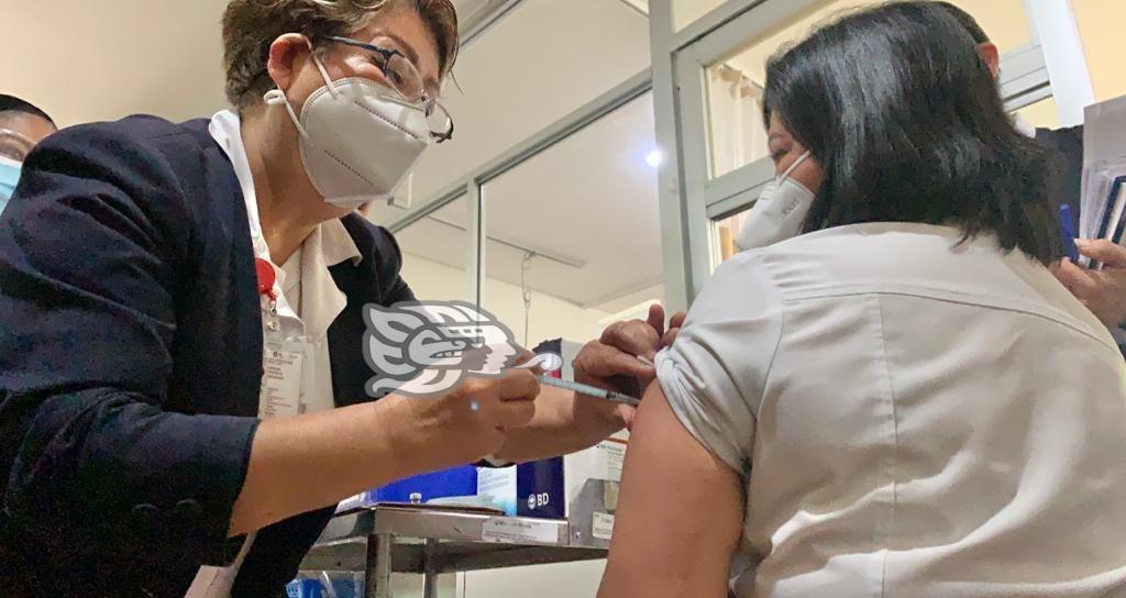 Continúan jornadas de vacunación contra el coronavirus en Coatzacoalcos y el sur