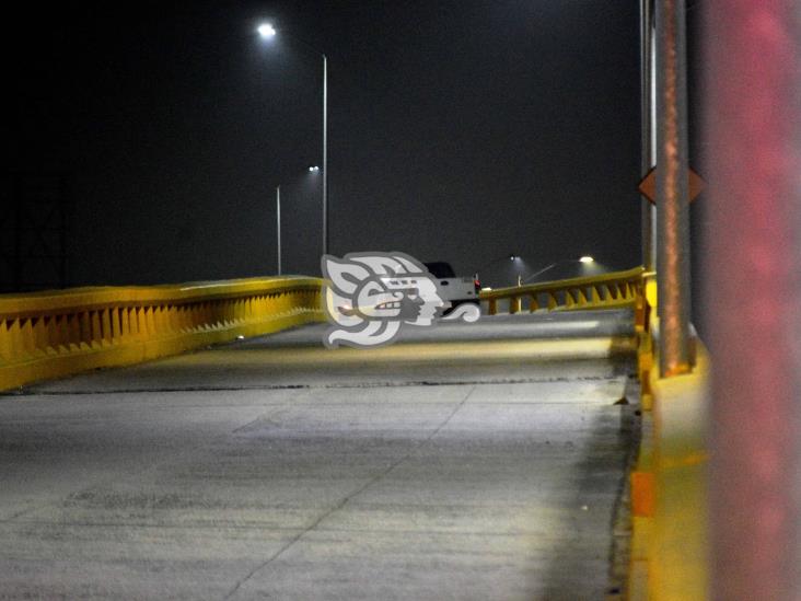 Muere biker tras derrapar sobre el distribuidor vial en Coatzacoalcos (+Video)