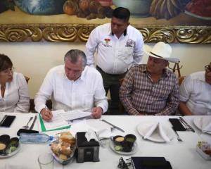 Se reúne secretario de Gobernación con ediles del PVEM, líderes sindicales portuarios y sociedad civil de Veracruz