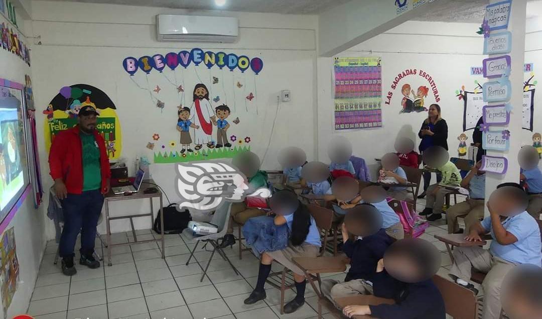 Llevan pláticas de educación ambiental a escuelas en Ixhuatlán