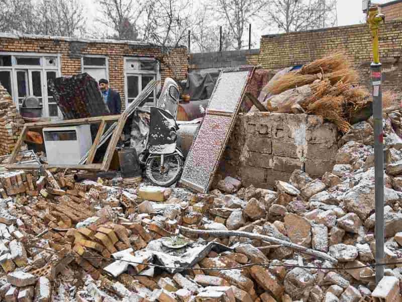 Sismo de magnitud 5.9 deja 3 personas sin vida y más de 800 heridos en Irán