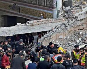 Ataque suicida en Pakistán deja más de 100 heridos y 35 muertos