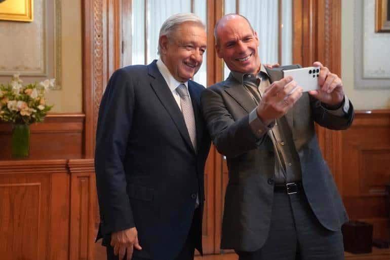 Presidente recibe en Palacio Nacional al economista griego, Yanis Varoufakis