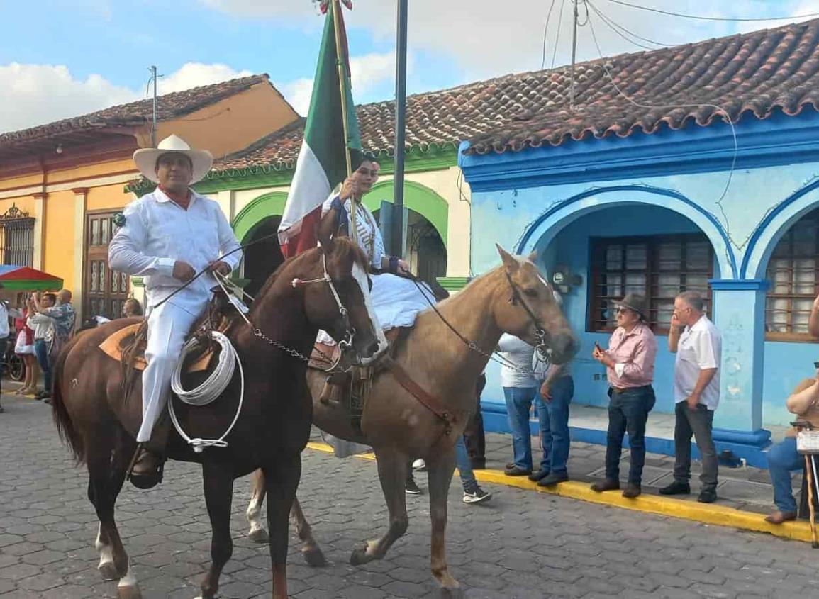 Montados a caballo inauguran fiestas en honor a la Virgen de la Candelaria