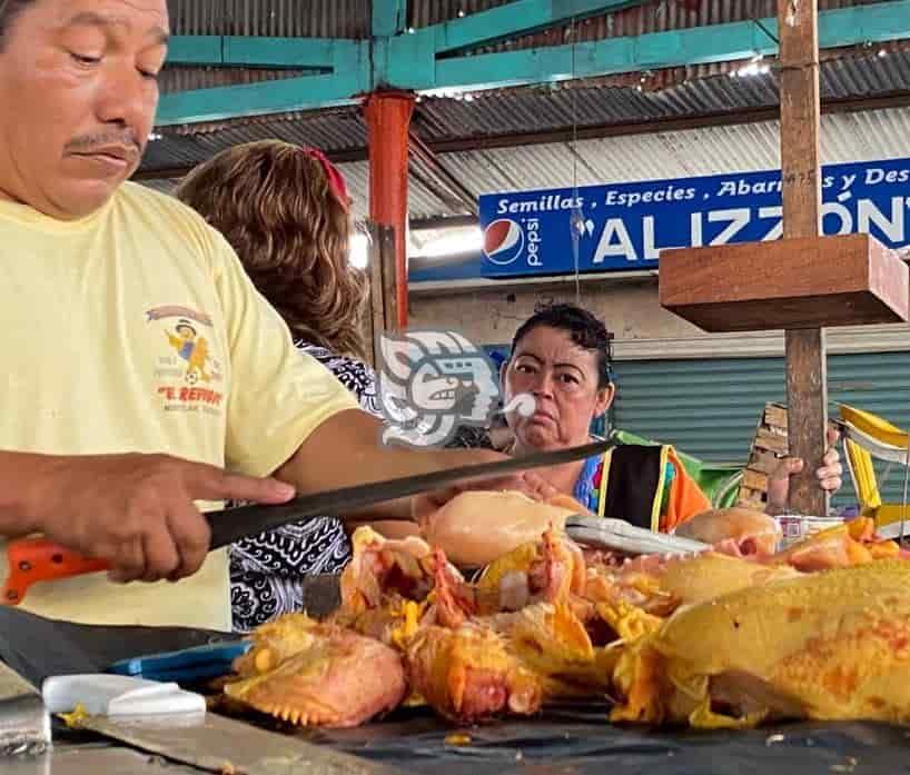 Precio del pollo por las nubes; aumenta a 10 pesos el kilo