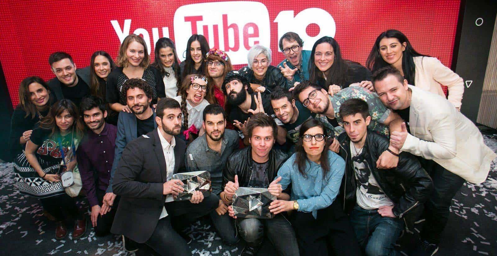 Ni médicos o ingenieros, los jóvenes mexicanos anhelan ser YouTuber