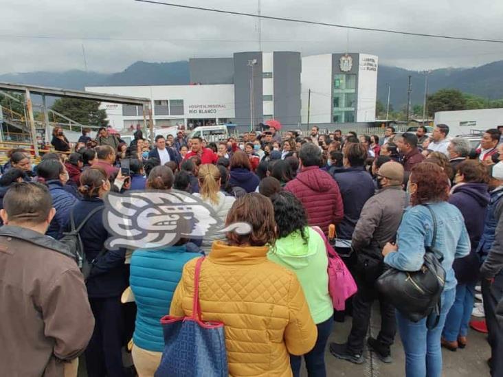 Con protesta, sindicalizados del Hospital Regional de Río Blanco exigen mejora salarial (+Video)