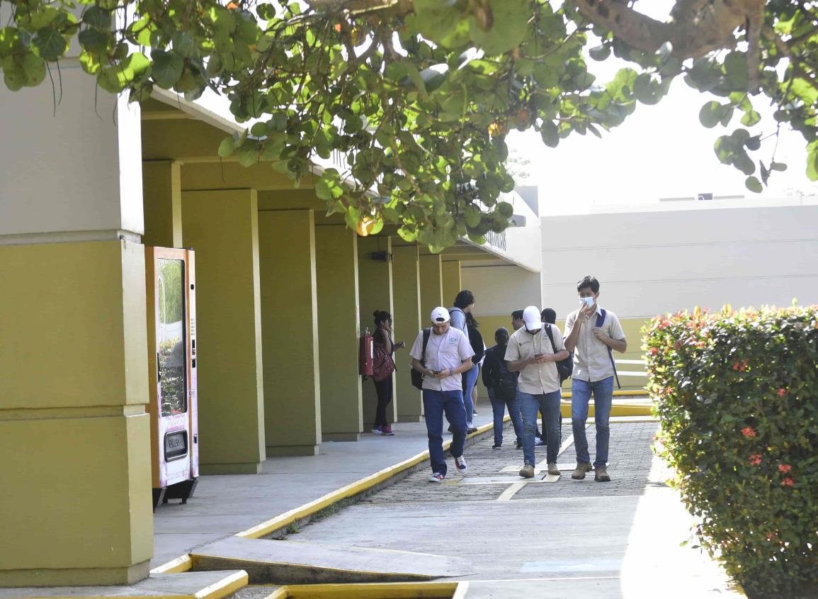 Universidades en Coatzacoalcos, con candados contra plagio de tesis