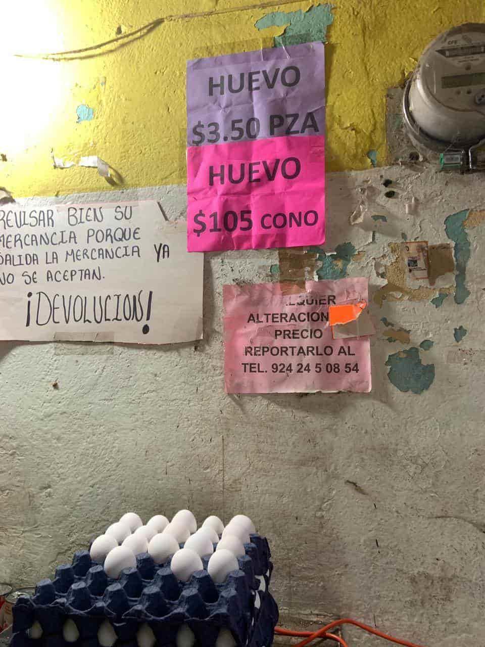 Sube y sube precio del huevo en Acayucan