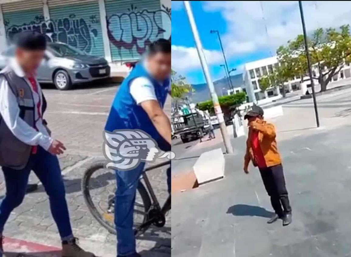 ¡Qué poca! funcionarios arrebatan chicharrones a niño comerciante y lo dejan llorando (+Video)