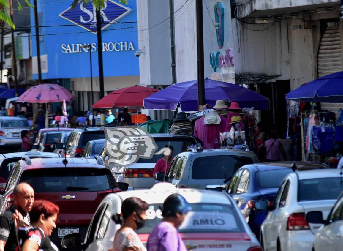 Persisten cristalazos a autos a plena luz en el centro de Coatzacoalcos