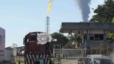 Antorchas y contaminación de Refinería, el paisaje urbano de Minatitlán por más de 100 años (+Video)