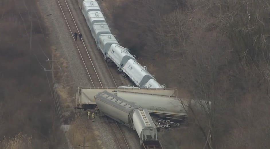 Tren se descarrila en Michigan con carga tóxica; ¡Van cuatro en una semana! (+Video)