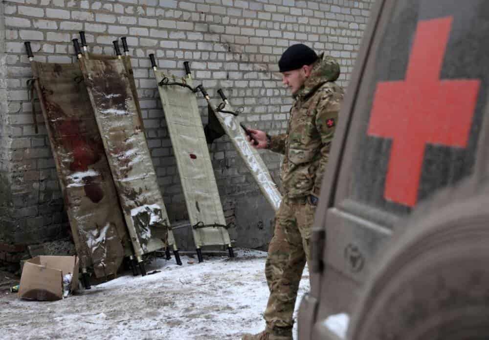 En un año, van más de 800 ataques a la salud en Ucrania, denuncia la OMS