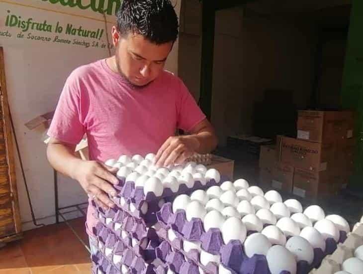 Ligero respiro; a la baja el precio del huevo en Coatzacoalcos