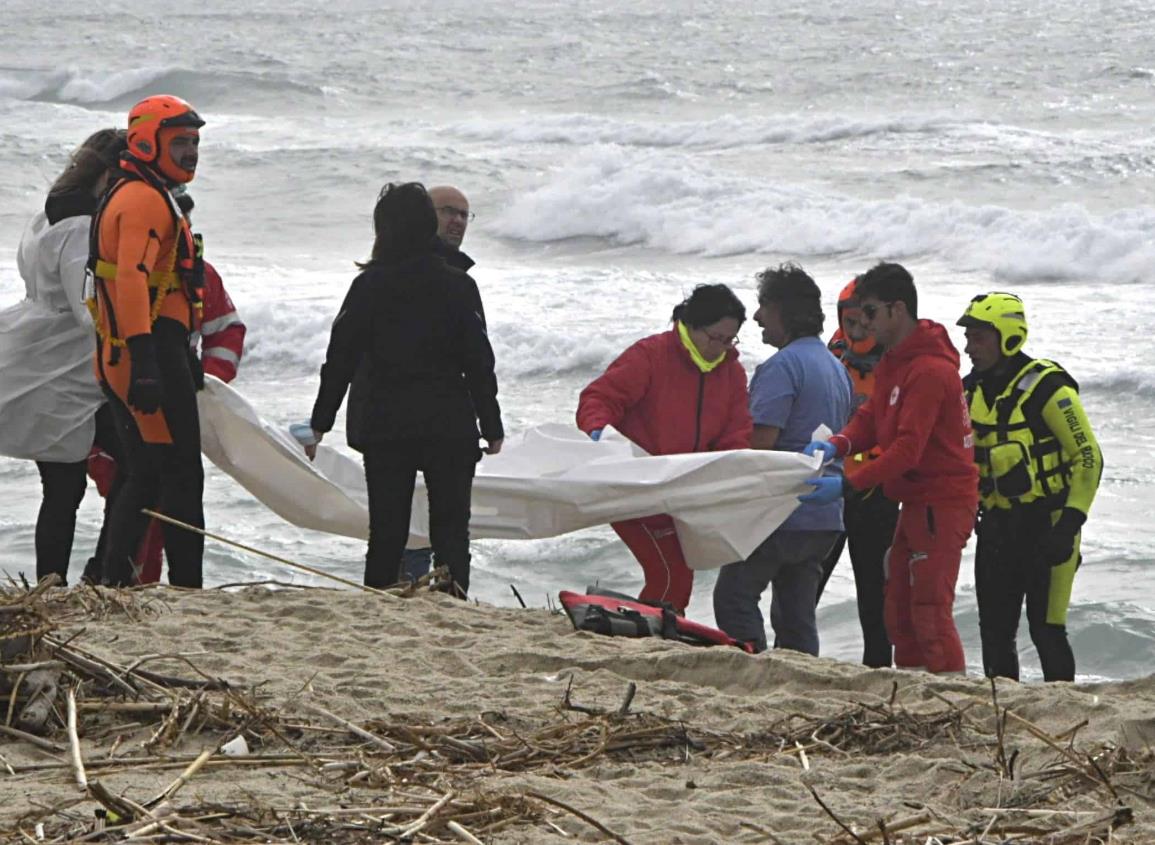 Llegan más cadáveres a costa de Italia tras naufragio