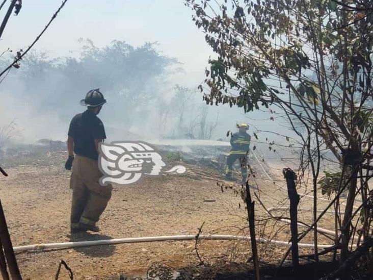 Se movilizan bomberos por incendios en Córdoba