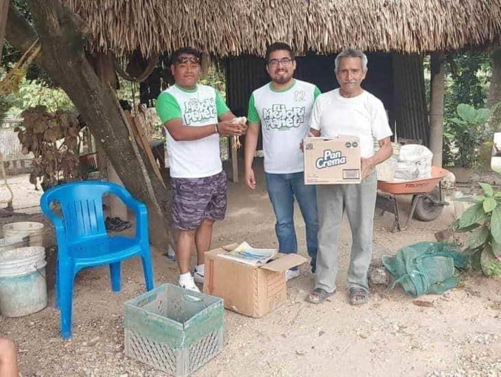Llevan proyecto de gallinas ponedoras en Lomas de Tacamichapan
