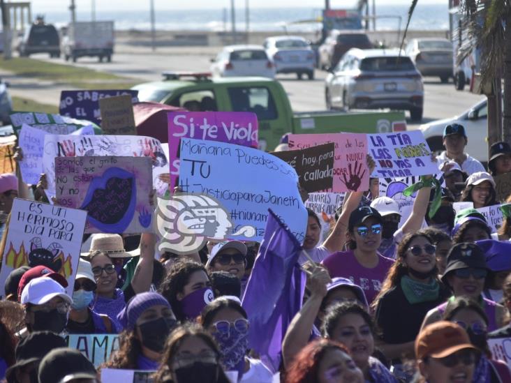 ¡Ni una menos! mujeres de Coatzacoalcos se unen y marchan contra la violencia (+Video)