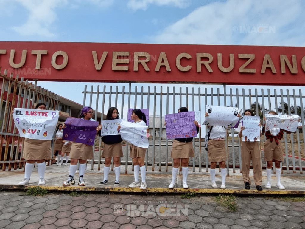 Acoso en el Ilustre Instituto Veracruzano, alumnas denuncian acoso por parte de un compañero y maestro (+Video)