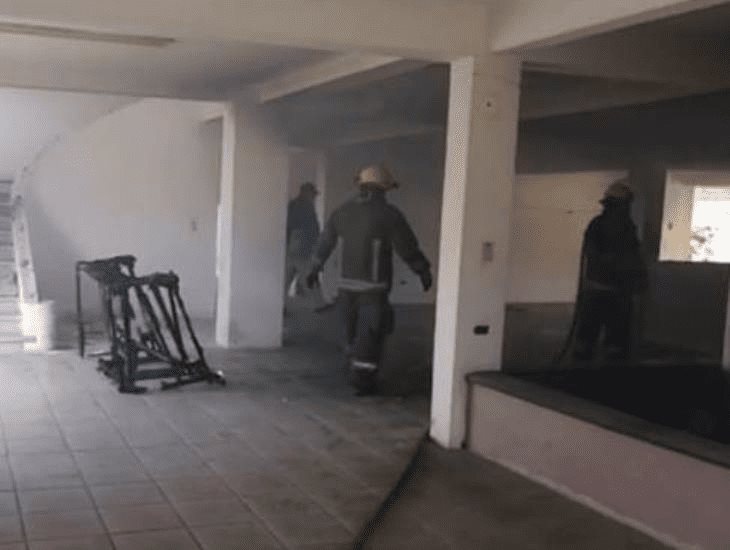 Controlan incendio en hotel abandonado