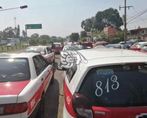 Urgente modernizar servicio de taxis en Veracruz: diputado