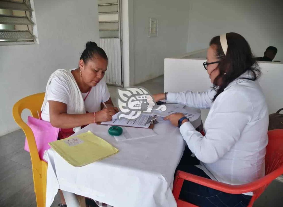 Recibe IVEA documentación de aspirantes a convocatoria en Moloacán